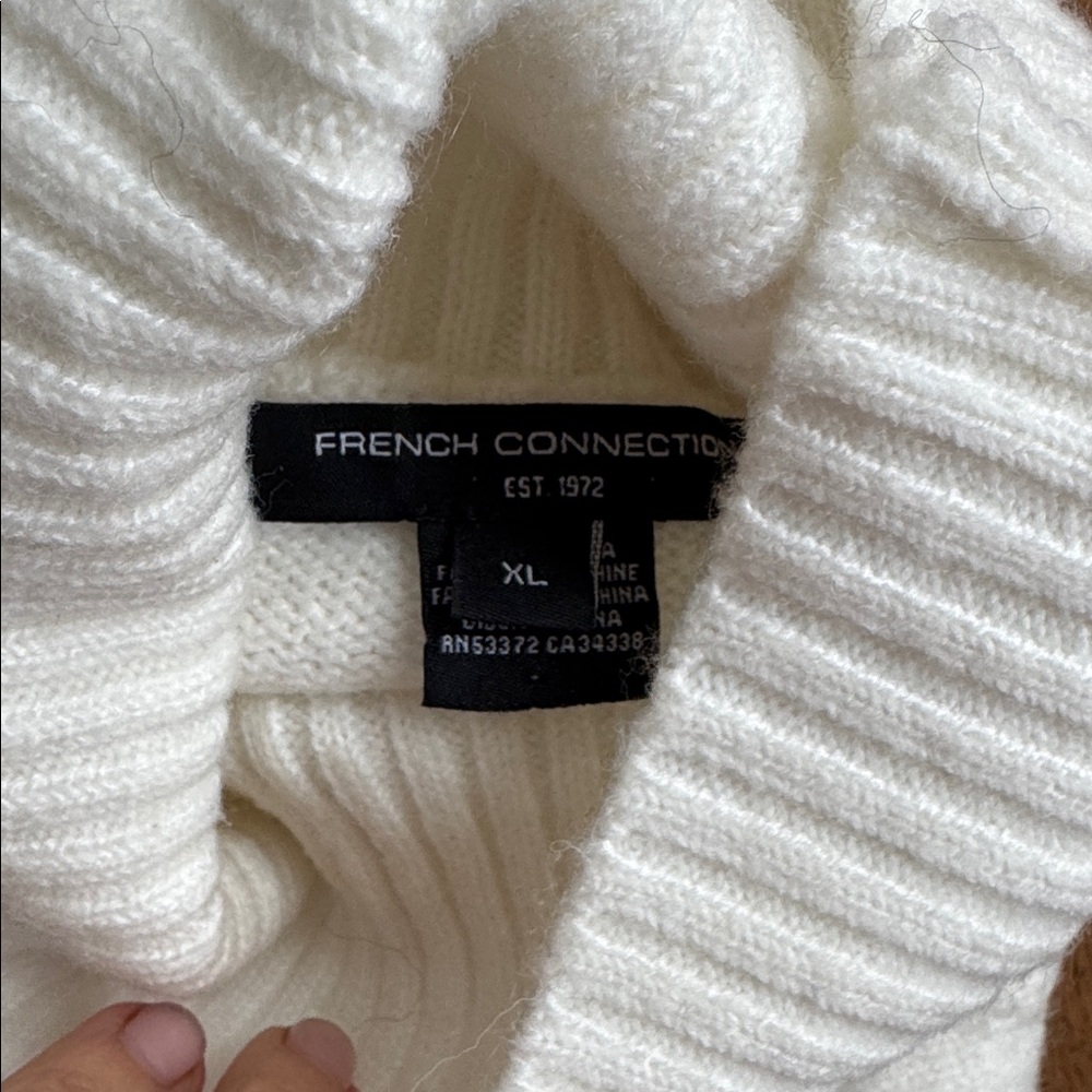 GORGEOUS NWOT FRENCH CONNECTION OVER SIZED SWEATER XL - Picture 3 of 4